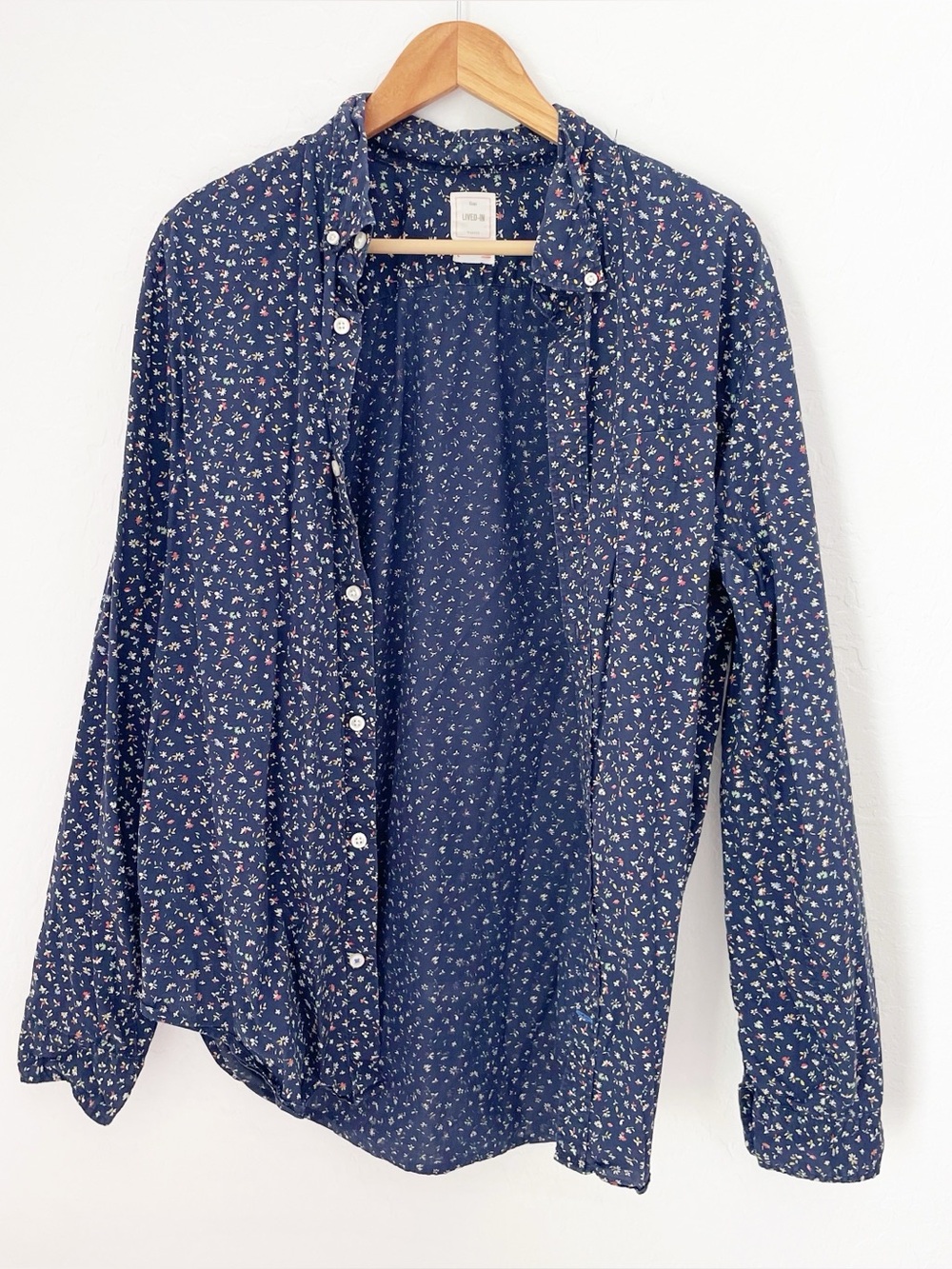 Gap floral navy casual button down shirt size large
